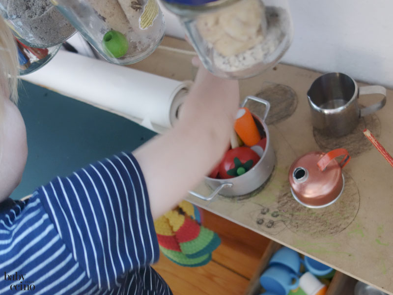 babyccino-basteltisch-tisch-kochen-4