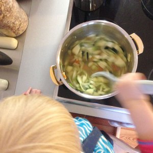 Griesskloesschensuppe-kinderk-ochen