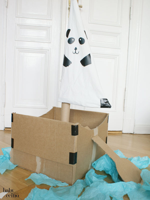 Upcycling-pappboot-panda-6