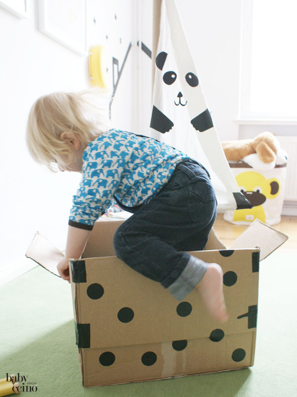 Upcycling-pappboot-panda-7