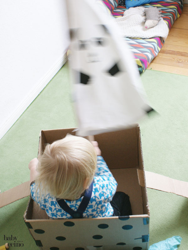 Upcycling-pappboot-panda-8