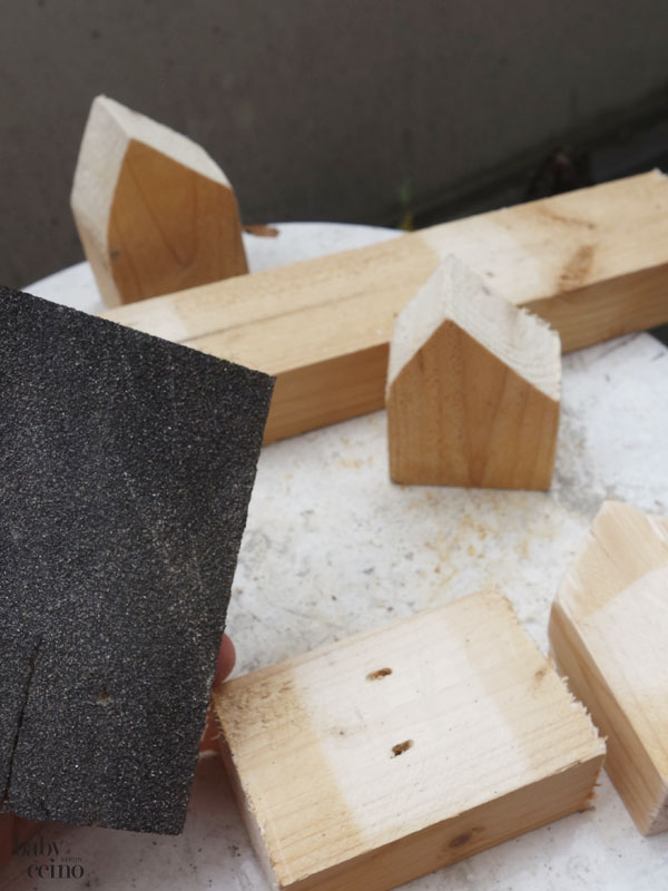 DIY-HolzHaeuschen-Tafelfarbe-4