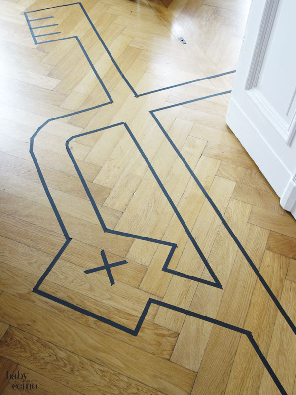 DIY-Strassenteppich-autospielstrasse-maskingtape-9