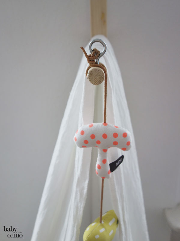 Mobile-Halterung-Himmelbett-4