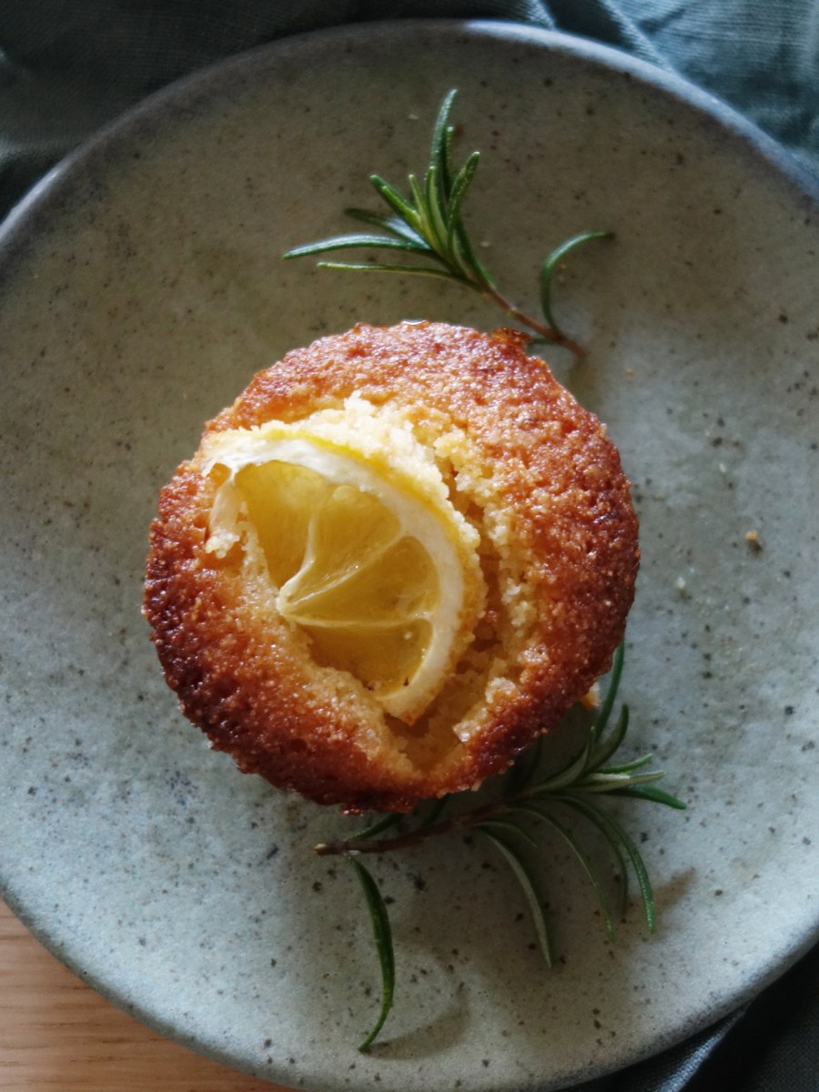 Zimtschnecken, Bananenbrot und Ottolenghis Zitronen-Griess-Küchlein ... Zimtschnecken, Bananenbrot und Ottolenghis Zitronen-Griess-Küchlein ...